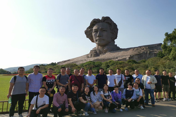 建投管線與戶外聯(lián)合黨支部重溫紅色記憶 、牢記使命初心